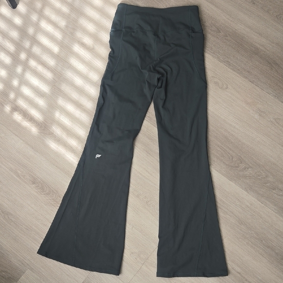 Fabletics Dark Green Flare Leggings - Picture 5 of 9